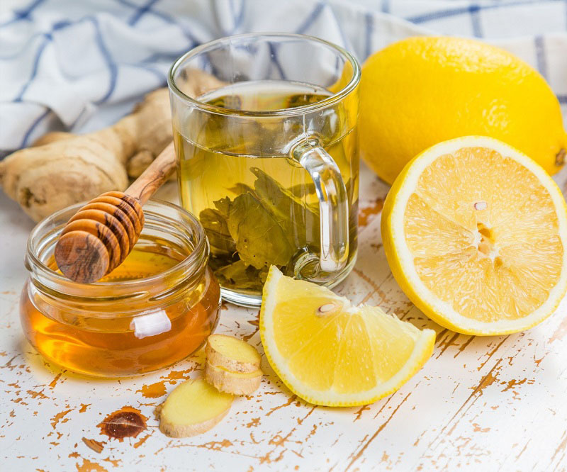 Nước chanh kết hợp với mật ong giúp bụng săn chắc hơn và tăng cường sức khỏe tim mạch