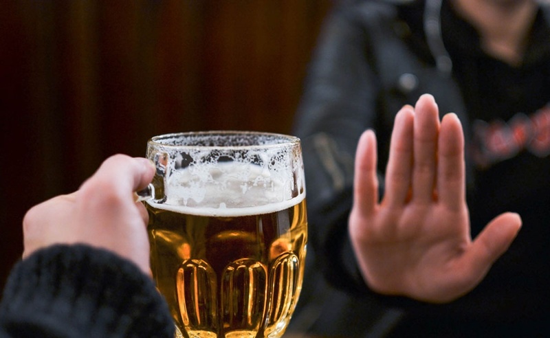 Bia rượu là tác nhân có thể gây mỡ bụng cho dù thể trạng bạn gầy