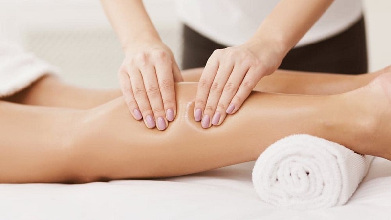 Massage bắp chân giúp giãn cơ và tăng hiệu quả tập luyện