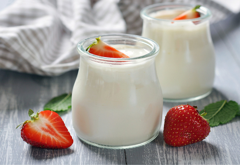 sữa chua là nguyên liệu có thể giúp âm đạo se khít trắng hồng hiệu quả