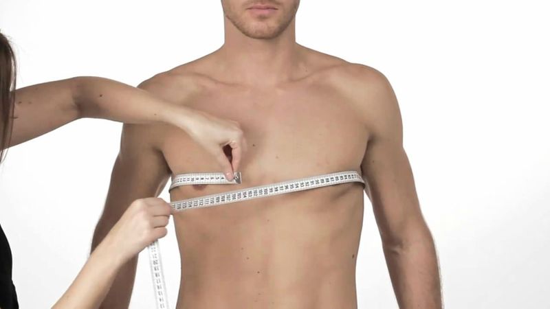 Sử dụng thước dây để đo vòng ngực cho kết quả chính xác nhất