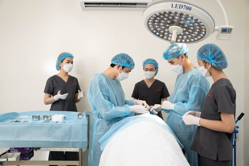 Trang thiết bị hiện đại giúp cuộc tiểu phẫu thành công