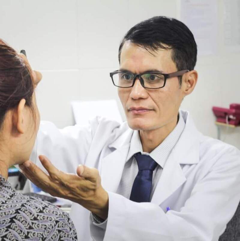 Bác sĩ Lê Mai Hữu là chuyên gia giỏi trong lĩnh vực nâng mũi thẩm mỹ