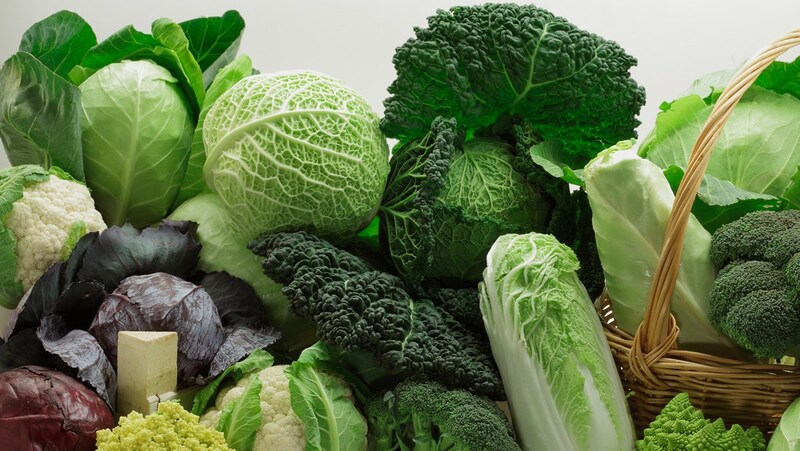 Rau cải xanh là thực phẩm không nên bỏ qua khi mới thực hiện nâng mũi