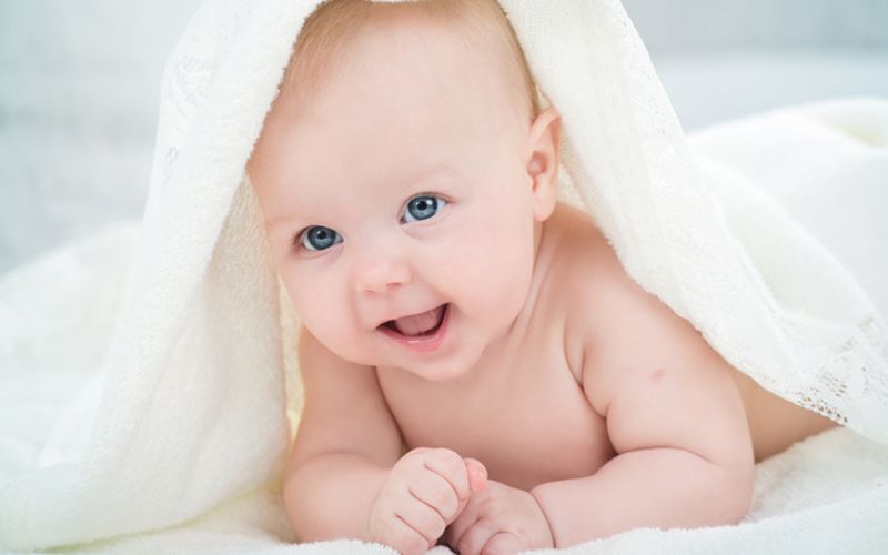 Các đặc điểm nhận biết trẻ sơ sinh mũi cao hay thấp