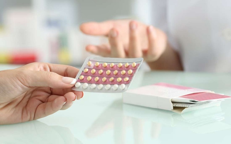 Nâng mũi uống thuốc tránh thai được không khiến nhiều người băn khoăn