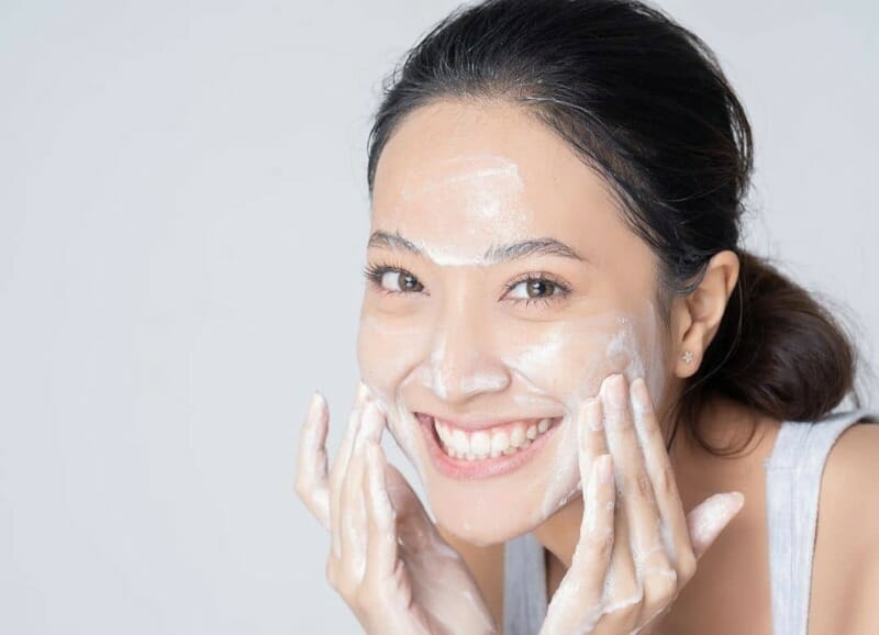 Sữa rửa mặt có tầm quan trọng như thế nào với làn da? 