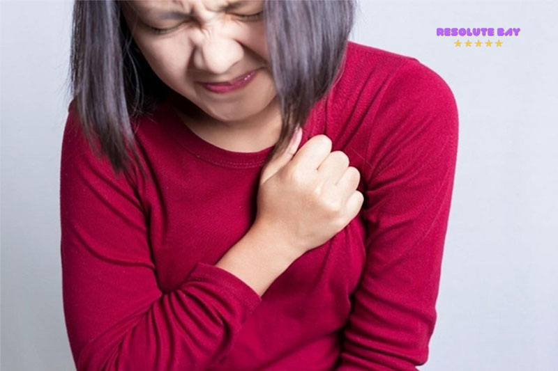Dấu hiệu và triệu chứng đau thắt ngực