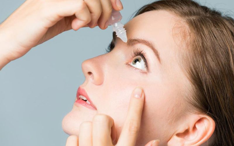 Vệ sinh mắt sạch sẽ để ngăn chặn tái phát sạn vôi