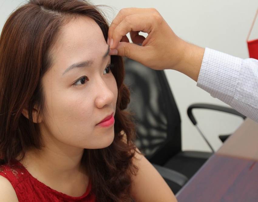 Thẩm mỹ viện Bác sĩ Thuận được đánh giá tích cực trong dịch vụ nâng cung chân mày