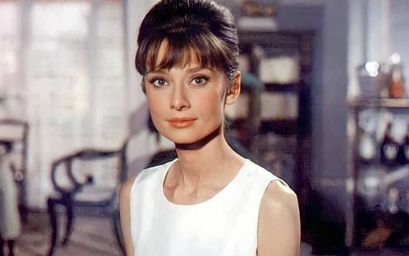 Audrey Hepburn sở hữu đôi mắt sâu gây ấn tượng đặc biệt