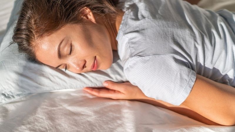 Nâng mũi không được nằm úp người khi ngủ
